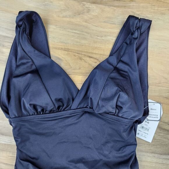 🔹️NWT Black Plunging Vneck One Piece Bathing Suit Small - Picture 7 of 12